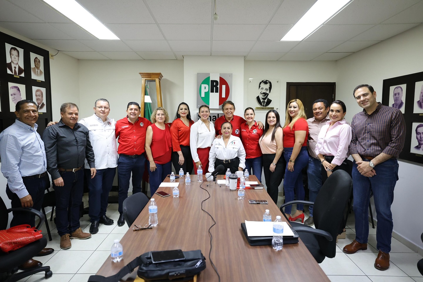 
								Erika Sánchez rindió protesta como coordinadora de regidoras y regidores del PRI en Sinaloa. 
								