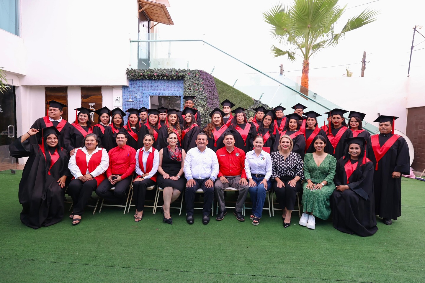 
								Graduación de la primera generación del programa @prepaprisinaloa, una iniciativa que abre oportunidades y mejora vidas
								