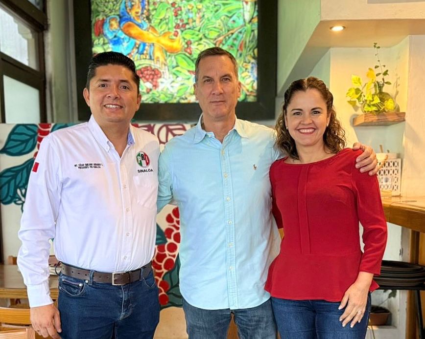 
								Los dirigentes estatales del PRI Sinaloa Cesar Emiliano Gerardo Lugo y Liliana Cárdenas Valenzuela, se reunieron con Fernando Rojas, presidente de la Fundación Colosio en Mazatlán.
								
