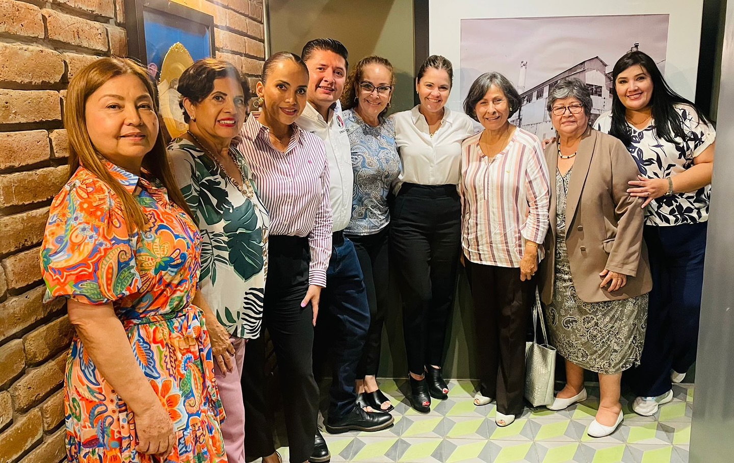 
								Encuentro de nuestra dirigencia estatal con el Consejo Consultivo del ONMPRI Sinaloa
								