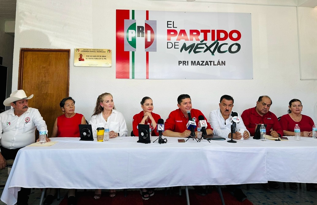 

Se realizó la conferencia de prensa “PRImero Infórmate”, donde el PRI Sinaloa respalda a la regidora Maribel Chollet y denuncia omisiones del gobierno municipal de Mazatlán.

