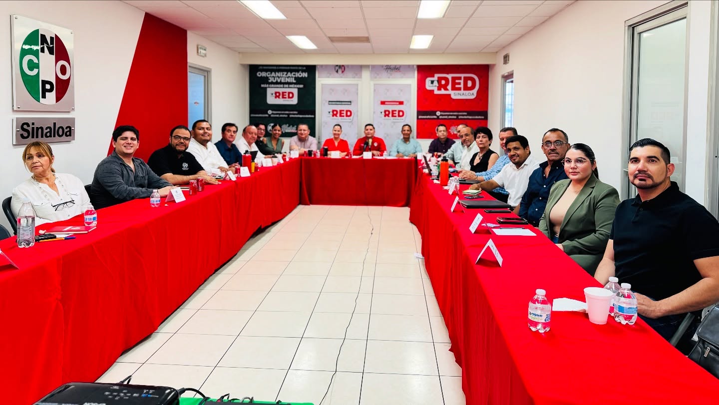 

Reunión Nacional de Evaluación con la participación de los 32 CDE y nuestro Presidente Nacional Alejandro Moreno Cárdenas, fortaleciendo la unidad y el rumbo de nuestro partido.

