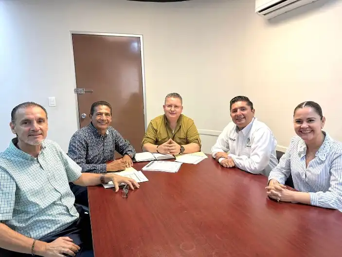 

Nuestra dirigencia del PRI Sinaloa sostuvo una productiva reunión de trabajo en el Comité Municipal de Culiacán, escuchando ideas, sumando esfuerzos y reforzando la unidad de nuestra militancia. 🤝

