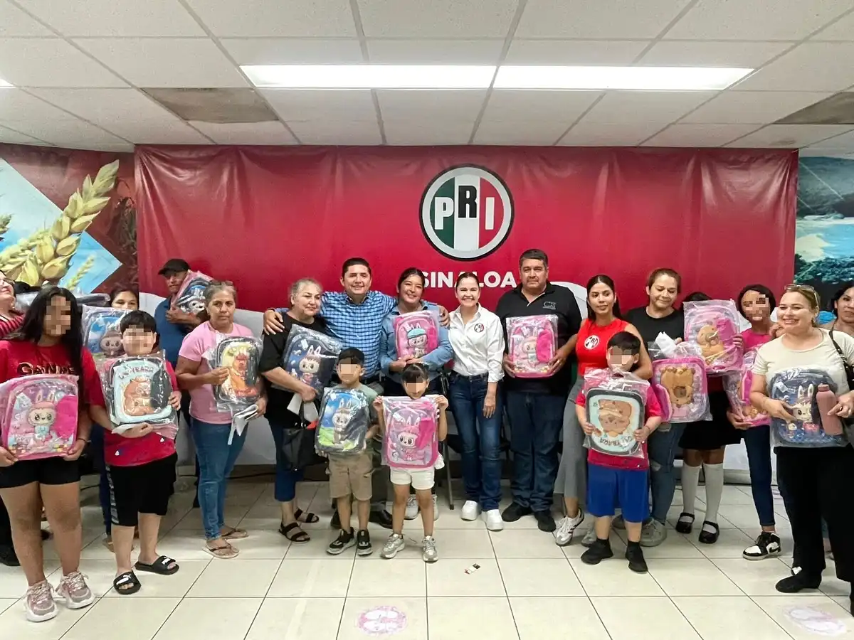 

En el PRI Sinaloa y PRI Culiacán seguimos apoyando la economía de las familias, entregamos mochilas escolares para que niñas y niños tengan un mejor regreso a clases. 🎒

