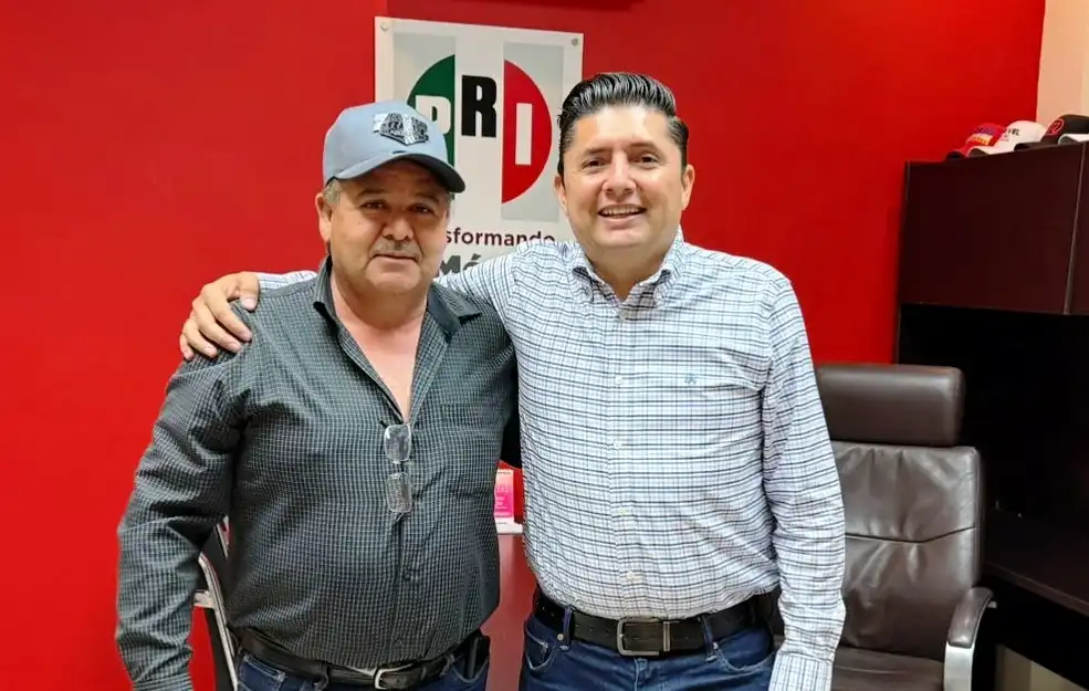 
								César Emiliano Gerardp, presidente del PRI Sinaloa, sostuvo una reunión con el regidor y presidente del CM del PRI en Choix, Fredy Velazquez Vega. 📍
								