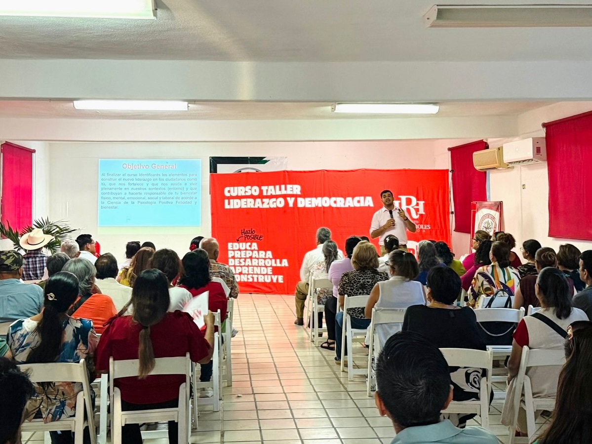 

En Guasave llevamos a cabo el Curso de IRH Sinaloa “Liderazgo y Democracia” impartido por César Martínez, y se realizaron diversos nombramientos del CM.


